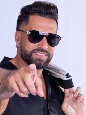 "Sempre fui um cara transante", diz Latino sobre vício ...