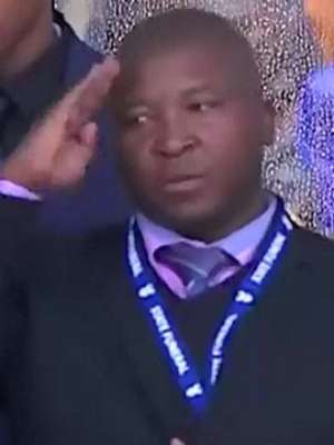 Intérprete de funeral de Mandela é internado em hospital psiquiátrico