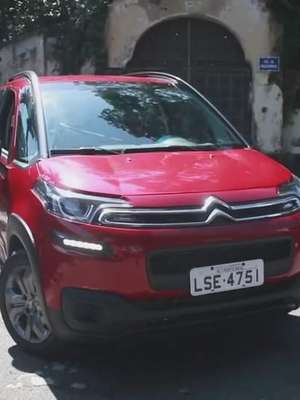 Aircross de cara moderna é boa opção familiar