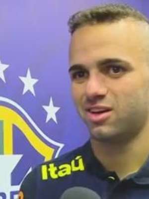 "Foi um momento único", diz Luan sobre jogar na Seleção