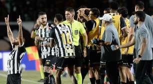Santos sai na frente contra Vitória em duelo da zona do rebaixamento; acompanhe