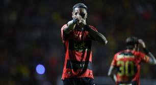Em falha de Brazão, Sport abre o placar contra o Santos; acompanhe