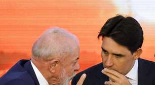 Lula fez cauterização de uma queratose no couro cabeludo domingo, diz Planalto