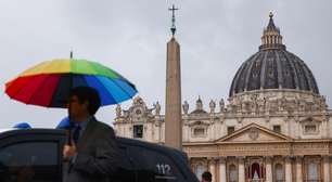 Manifestação em Roma pede para Leão XIV ouvir comunidade LGBT
