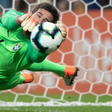 Fifa pode proibir gols de rebotes em pênaltis já na Copa do Mundo de 2026