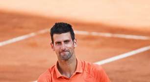Djokovic arrasa Tsitsipas e é hexa em Roma