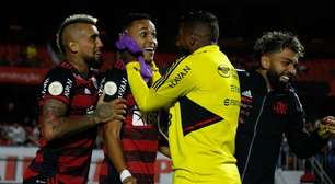 Aposta certeira: opção por 'dois times' mantém elenco saudável e prova força do Flamengo nas três frentes