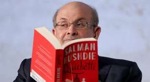 Escritores farão evento em NY para homenagear Salman Rushdie