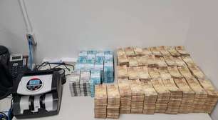 Às vésperas da eleição, policiais apreendem dinheiro relacionado à suspeita de compra de votos