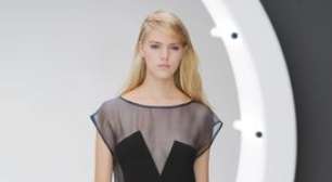 Celebridades lotam desfile da Topshop Unique em Londres