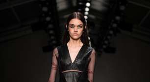 Londres: Marios Schwab aposta em estilo 'Pocahontas'