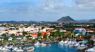 Azulejos holandeses e colorido do Caribe se juntam em Aruba