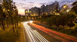 Populosa e agitada, Lima faz jus ao título de metrópole