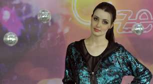 Victor Dzenk mostra linha em 'mini-desfiles' improvisados