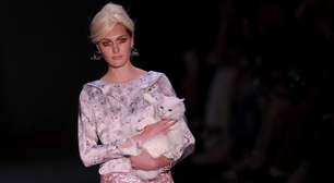 Gato e cachorro estrelam passarela divertida da Oh, Boy!