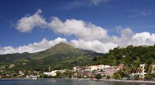 Trilha em vulcão é ponto turístico de St. Eustatius