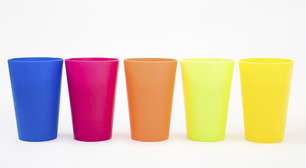 Cor do copo modifica percepção do sabor da bebida; diz estudo