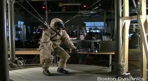 EUA revelam robô-soldado com características humanas
