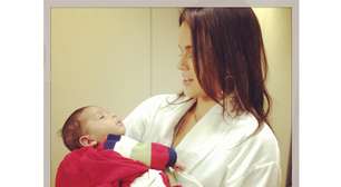 Bruna Marquezine posta foto com bebê de 'Salve Jorge'