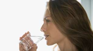 ¿Si tomo agua embotellada, obtengo suficiente fluoruro?