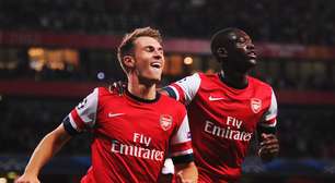 Ramsey brilha, Arsenal vence Fenerbahce e vai para fase de grupos
