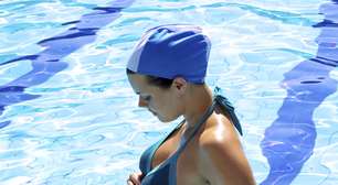 Praticar natação durante gravidez pode causar alergias no bebê, diz estudo