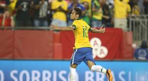 Felipão diz que Neymar continua caçado e elogia: "joga bem há 4 anos"