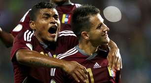Venezuela vence Peru de virada e mantém esperanças de ir à Copa