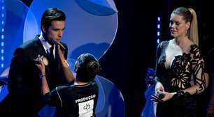 Apresentando Miss Brasil, ex-global passa por saia justa e fica sem texto