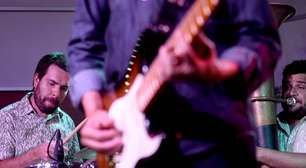 "Toco como se não fosse guitarrista", diz Siba no Terra Live Music