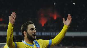 Com gol de Higuaín, Napoli elimina Lazio e encara Roma na semifinal