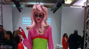 Looks do público roubam a cena durante semana de Londres