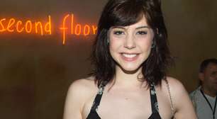 Com dez jaquetas de couro, Bia Arantes diz: sou bem roqueira