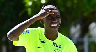 Bom treino de Fernandinho e Ramires cria opções para Felipão