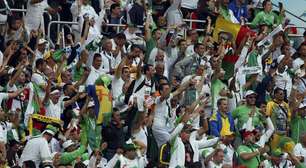 Argelino leva garrafada durante jogo contra Coreia no RS
