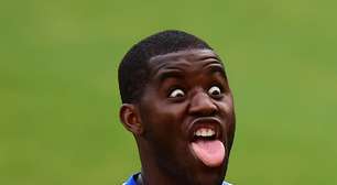 Costa Rica aposta em "grego" Campbell por ida às quartas