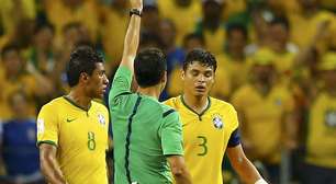 Thiago Silva leva 2° amarelo e fica fora da semifinal