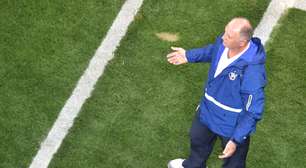 Atônito, Felipão se mostra perdido e sem força em vexame