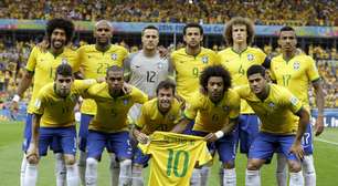Brasil campeão em teste se esfacela em Copa de verdade