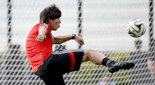 Treino da Alemanha tem furadas de Löw e Boateng em campo