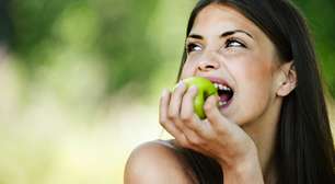 Queso, manzana y otros alimentos amigos de la salud bucal