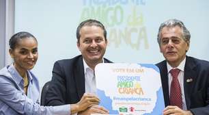 Campos se diz 'estarrecido' com 'teatro' na CPI da Petrobras