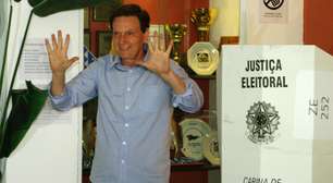 Mesmo atrás, Crivella diz estar "felicíssimo" com pesquisa