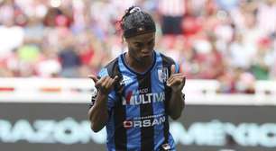 Ronaldinho não gosta de correr, diz preparador do Querétaro