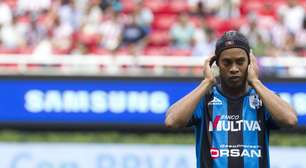 Ronaldinho vai atuar em clube angolano, diz dirigente