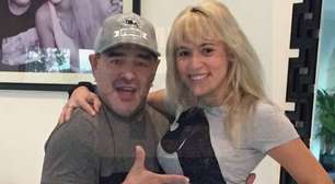 Reconheceu? Maradona faz plástica e "rejuvenesce" aos 54