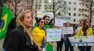 vc repórter: brasileiros fora do País protestam contra Dilma