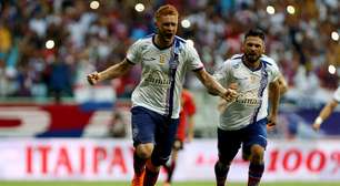 Com três de Souza, Bahia vira sobre Sport e é finalista