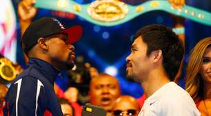 Mayweather e Pacquiao fazem pesagem e encarada em Las Vegas