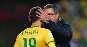 Técnico lamenta derrota de Brasil "melhor em tudo" na final